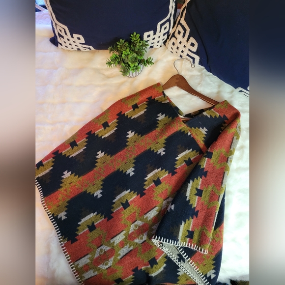 Janice | Aztec Geometric Print Poncho Shawl Boho Knit Cape | One Size - Picture 4 of 10